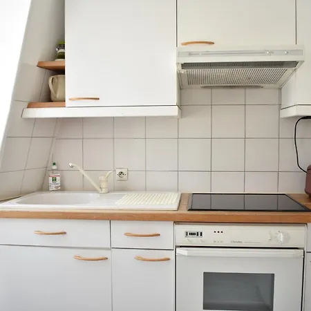 1 Bedroom In 15th * Paříž
